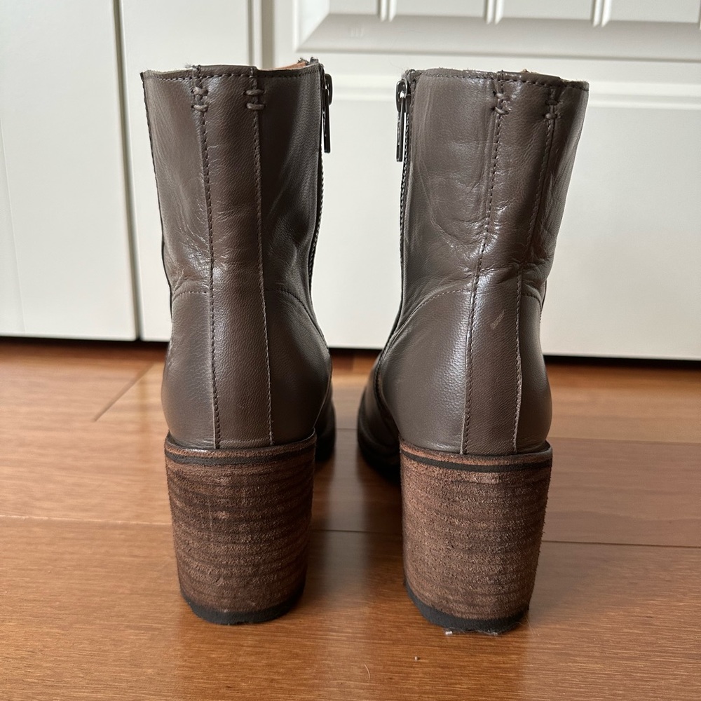 Frye Leather Karen Inside Zip Short Heeled Boot Size 9 - Picture 4 of 7
